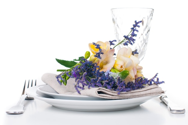 Stół z przygotowanymi potrawami